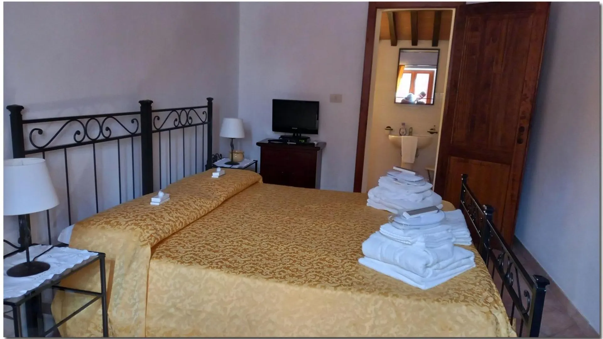 Ebenerdiges Ferienhaus Mit Garten Und Pool Cortona Italia