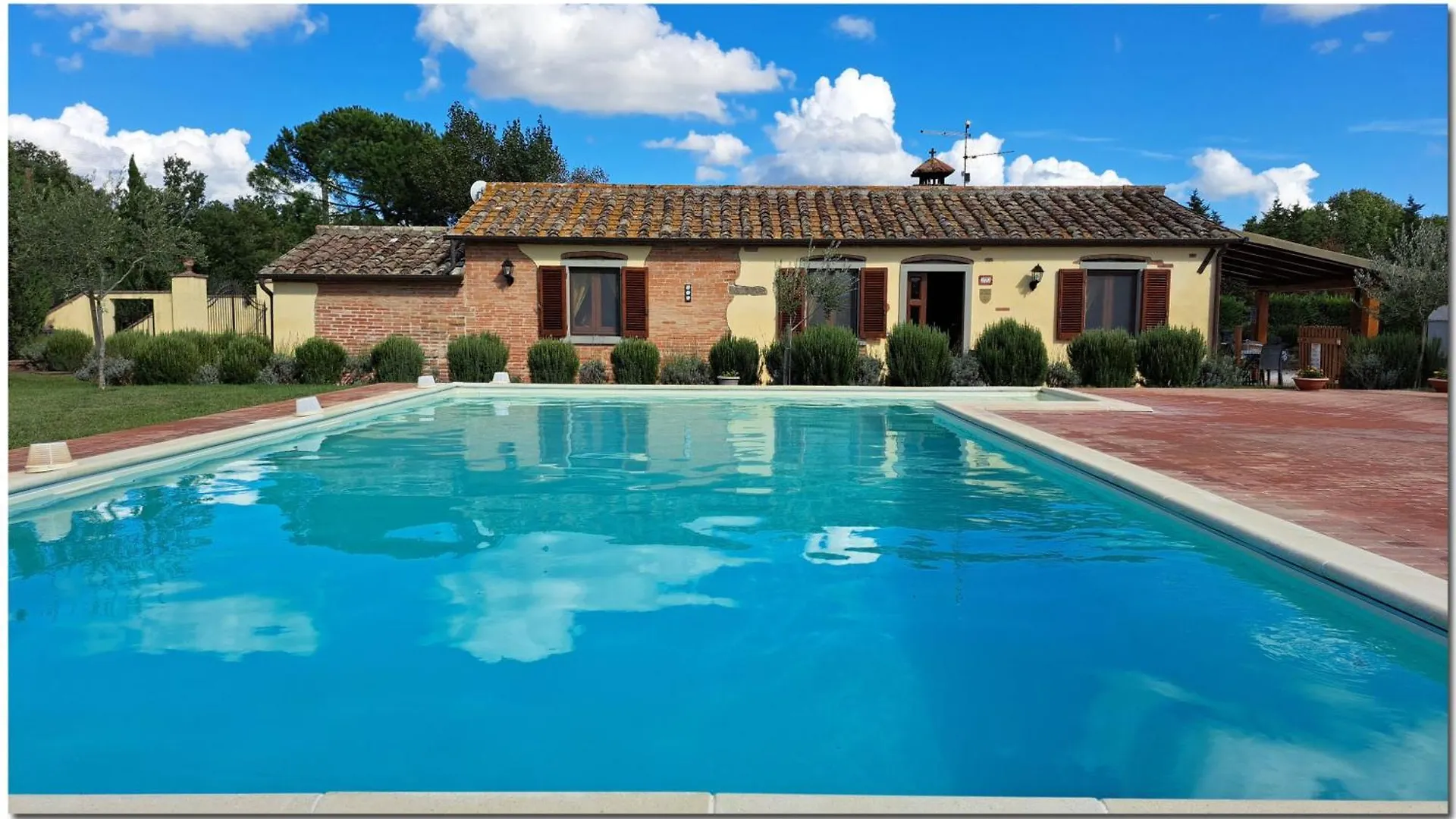 Ebenerdiges Ferienhaus Mit Garten Und Pool Cortona 0*,  Italy